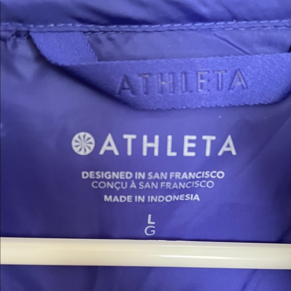 Athleta Women's Blue Puffer Jacket - Picture 5 of 5